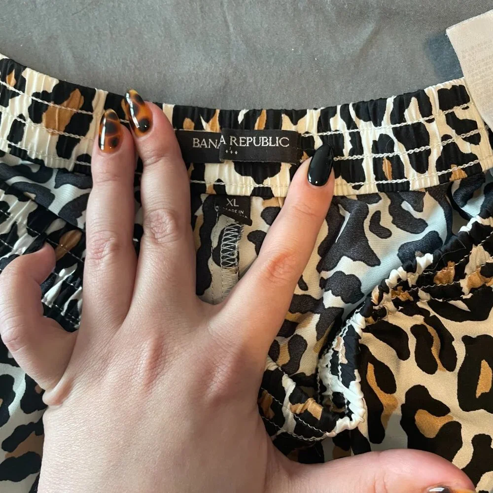 Banana Republic Women's Sleep Shorts Leopard Print - Picture 2 of 4